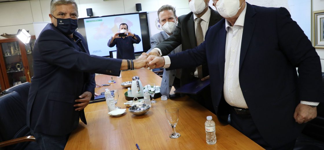 Φωτογραφίες από τη συνάντηση Περιφέρειας-ΑΕΚ (PHOTO)
